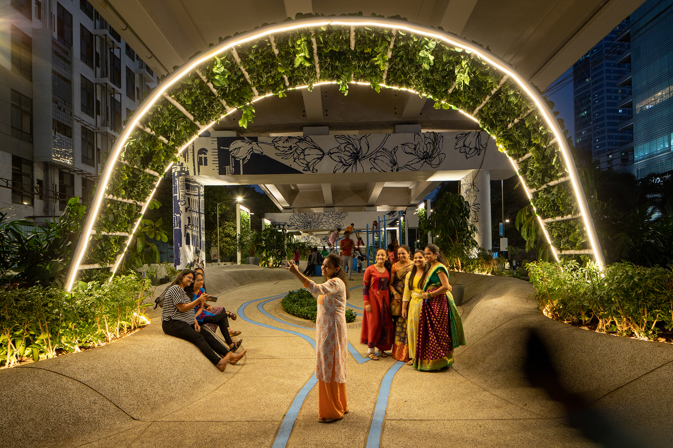 One Green Mile as a public space even at night